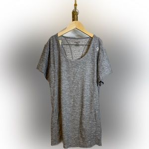 💥 3/$20 - Woman’s Reebok Gray Sport-wear Size L